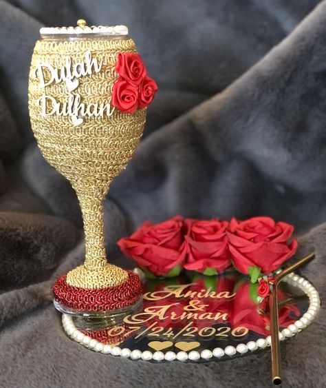 Dhood Pilai Glass Decoration Ideas, Doodh Pilai Glass Ideas, Doodh Pilai Glass Ideas Diy, Dudh Pilai Glass Decoration, Nikah Glass Decoration Ideas, Lagan Lakhan Tray Decoration, Doodh Pilai, Nikah Pen With Tray, Wedding Pen