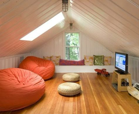 Small Space Living: 12 Creative Ways to Use an Attic Space...how cute this would be for the kids! Attic Room Ideas, Attic Makeover, Hangout Room, Meditation Studio, Attic Bedroom Designs, Attic Playroom, Attic Loft, Small Attic, Attic Conversion