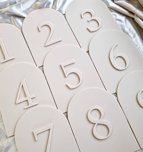 Wedding Inspiration Neutral, Arch Signage, Modern Wedding Arch, Table Sign Wedding, Wedding Numbers, Wedding Table Number, Minimal Wedding, Neutral Wedding, Table Sign