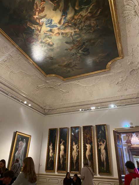 Classical Art Museum, Art Museums Aesthetic, Aesthetic Art Museum Pictures, Paris Art Museum Aesthetic, Aesthetic Art Museum, Architecture Fashion Design, Art Museum Aesthetic Dark, Art Academia, Arte Aesthetic