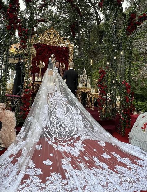 Orthodox Christianity Wedding, Romani Wedding Dress, Hispanic Wedding Dress, Kourtney Kardashian Wedding, Travis Barker And Kourtney Kardashian, Verona Wedding, Catholic Wedding Dresses, Wedding Lazo, Kardashian Wedding