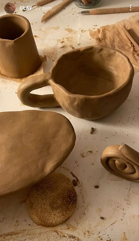 Sculpture Art Clay, Pretty Mugs, How To Make Clay, Pottery Crafts, Pottery Classes, Ceramics Pottery Art, Pottery Sculpture, Art Clay, The Platform