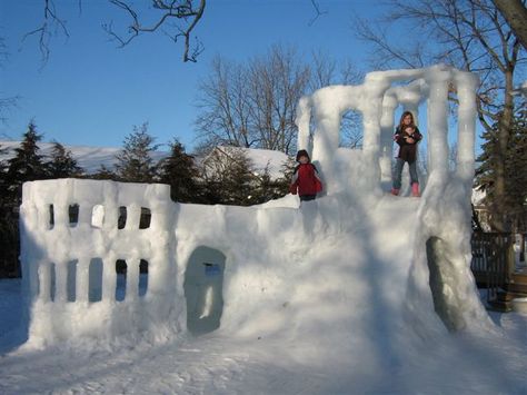 @Chris Pastotnik, Chris says he can see you doing this with your snow blower! If you do, you better take photos!! ;-) Snow Castle, Snow Fort, Ice Castle, Artificial Snow, Snow Sculptures, Ice Castles, Snow Art, Snow Fun, Ice Sculptures