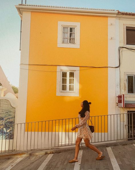 15 Stunning Instagram Spots in Lisbon | Photography Guide - illumelation Lisbon Photo Spots, Lisbon Photos Ideas, Lisbon Photoshoot, Lisbon Portugal Photography, Portugal Pictures, Lisbon Photography, Lux Lisbon, Better Instagram, Ideas Photoshoot