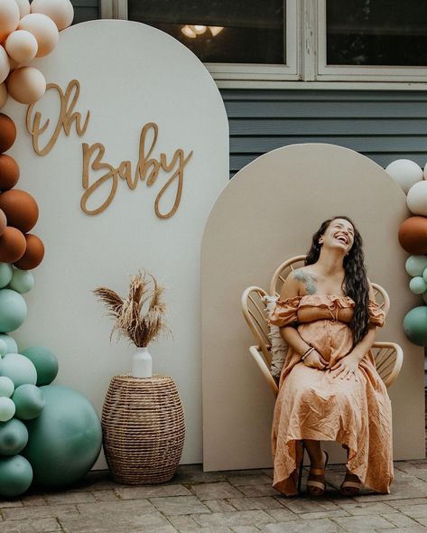 Babyshowerparty Gender Neutral, Boho Theme Baby Shower Ideas Boy, Soft Baby Shower Theme, Genderless Baby Shower Ideas, Earthy Baby Shower Theme, Baby Shower Ideas No Gender, Boho Neutral Baby Shower Ideas, Fall Gender Neutral Baby Shower Ideas, Boho Baby Shower Backdrop Ideas