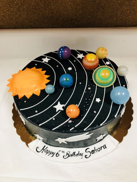 Solar System birthday cake, space theme. Planet Theme Cake, Solar System Themed Birthday Party, Space Themed Birthday Party Cake, Solar System Birthday Party Ideas, Solar System Cake Ideas, Birthday Cake Space Theme, Cake Space Theme, Solar System Cakes For Kids, Outer Space Sheet Cake