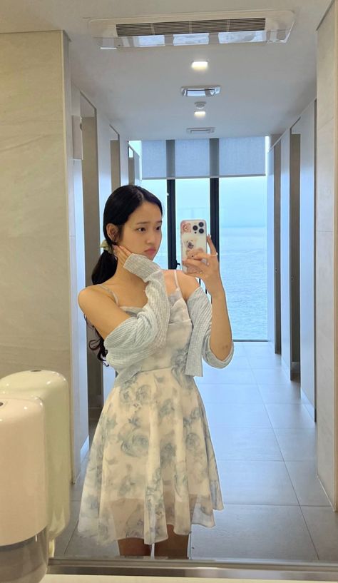 Tracy Sohn, Cute Outfits Korean, College Outfits Aesthetic, Blue Vibe, Diy Fashion Clothing, Everyday Fashion Outfits, Aesthetic Blue, Feminine Outfit, Just Girl Things