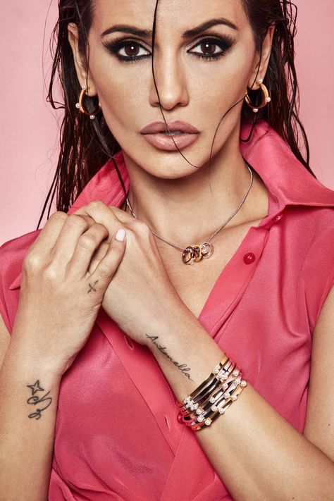 Mónica Cruz, imagen de la nueva campaña de Majorica - magazinespain.com Penelope Cruz, Hoop Ring, Nostril Hoop Ring, Nose Ring