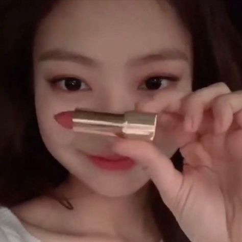 Lq Icons, Blackpink Jennie, Lip Care, Pink Girl, My Girl, Lips, Makeup, Pink, Beauty