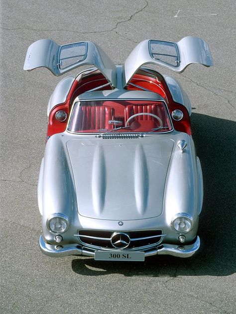 1954 Mercedes-Benz 300 SL Gullwing Coupe - Milestones Mercedes Benz 300 Sl, Old Mercedes, Mercedes 300, Auto Retro, New Sports Cars, Mercedes Benz 300, Benz Amg, Classic Mercedes, Mercedes Benz Classic