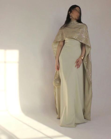 Wedding Guest Dress Arab, Fancy Modest Dresses, Hijabi Party Dress, White Dress Hijab, Modest Wedding Guest Dress, Hijab Prom Dress, Modest Dresses Fashion, Fashion School, Women Dresses Classy