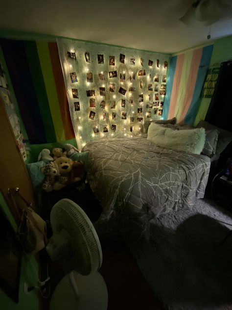 Lgbtq Bedroom, Pride Bedroom Ideas, Pride Flag Bedroom, Flags In Bedroom, Flag Room Decor, Gay Room, Transgender Flag, Aesthetic Room Ideas, Dark Home Decor