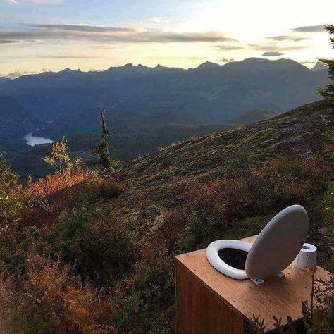 The most scenic dump you'll ever take - 9GAG Funny Af Memes, Funny Sites, Camping Fun, Charlie Chaplin, Internet Funny, You Funny, Bones Funny, Funny Moments, Funny Photos