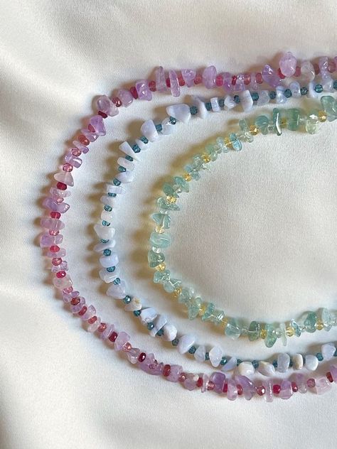 Gem Beads Jewelry, Gem Necklace Stones, Stone Beads Jewelry, Semi Precious Stone Necklace, Crystal Bead Necklace Diy, Pink Gemstone Beaded Necklace, Making Necklaces With Beads, Bead Necklaces Ideas, Home Made Necklaces Ideas