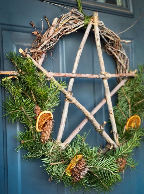 Foraged Halloween Decor, Stick Pentagram Diy, Pagan Wreath Diy, Winter Solstice Wreath Diy, Pentacle Wreath Diy, Forage Christmas Decorations, How To Make A Yule Wreath, Witchy Fall Wreath, Yule Wreath Pagan Diy