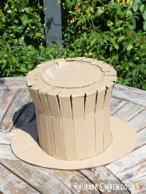 How to make a DIY Willy Wonka hat!  Works for the Mad Hatter or Dr Seuss' Cat in… Diy Wonka Costume, How To Make A Top Hat, Willy Wonka Crafts For Kids, Crazy Hat Day Ideas For Kids Diy, How To Make A Hat, Willie Wonka Costume, Mad Hatter Hat Diy, Diy Top Hat, Top Hat Diy