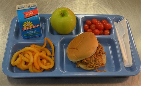 Elementary School Lunch, School Cafeteria Food, Lunch Tray, Cafeteria Food, Pizza Day, School Cafeteria, American School, High School Life, School Food