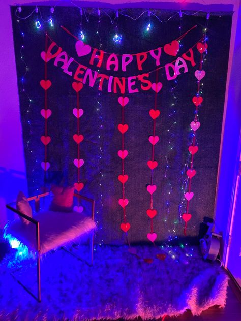 Valentines Day Dance Themes, College Valentines Day Party, Friendship Decorations Ideas, Valentine’s Day Dance Ideas, Valentines School Dance Decorations, Elementary Valentines Dance, Valentine’s Day Dance Decorations, Valentines Day Dance Decorations, Valentine Dance Ideas School