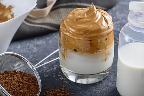 Whipped Coffee Recipe, Matcha Mousse, Whipped Coffee, Coffee Recipe, Fancy Coffee, Hot Chocolate Recipes, Milk Frother, Food Trends, Fresh Coffee