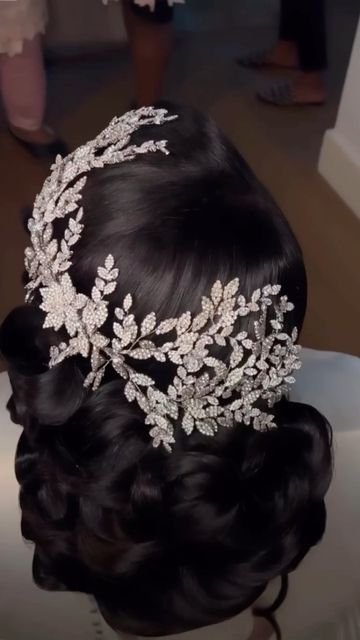 Ai & Eva Jewelry on Instagram: "Don’t you wanna dance??! With ADIA - You Can!! This beautiful headpiece can be worn multiple ways and is equipped with head combs to keep you secured all night long! Find ADIA on the site and dance all night! ✨ 💍 www.aiandeva.com 💍 #Bride #Bride2Be #Bridal #bridalaccessories #BridesMaids #BridalHair #BridalMakeup #BridalShower #essence #atlantaweddingmua #bridalheadpiece #weddingearrings #blackgirlmagic #bridalcrown #weddingheadpiece #weddinghairaccessories #bridesmaidaccessories #bridaljewelry #bridalhair #headpiece #southernweddings #bridalinspiration #Engagement #orlandoweddings #blacklovepage #IDo #BlackLove #customjewelry #Love #Marriage" Headpiece Jewelry Wedding, Alpine Wedding, Prom Purple, Tea Outfit, Ski Team, Dream Wedding Reception, Food Christmas, Dance All Night, Wedding Headpieces