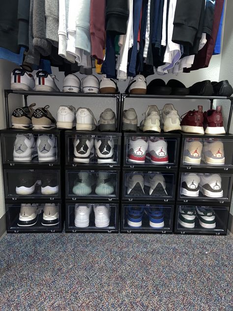 Shoe Set Up In Room, Sneaker Rack Ideas, Room Ideas Shoes Boxes, Sneakers Organization, Shoe Storage Aesthetic, Small Shoe Collection, Sneaker Storage Ideas, Sneakers Collection Aesthetic, Shoe Collection Aesthetic Room