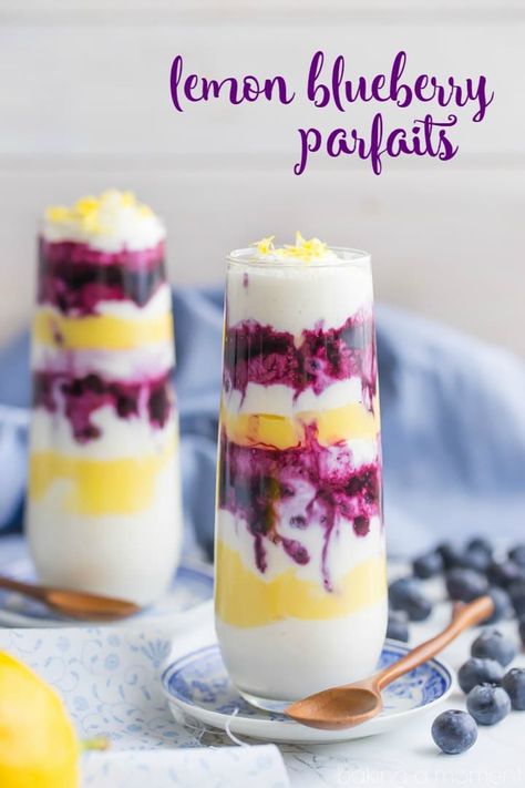 Lemon Blueberry Parfait, Dessert Shooters Recipes, Dessert Cups Recipes, Mason Jar Desserts, Berry Parfait, Dessert Shooters, Parfait Desserts, Parfait Recipes, Blueberry Desserts