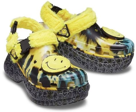 Crocs Bae Smiley Crocs Bae, Comfort Box, Lined Crocs, Crocs Slides, Crocs Baya, New Crocs, Yellow Sandals, Suede Clogs, Crocs Clogs