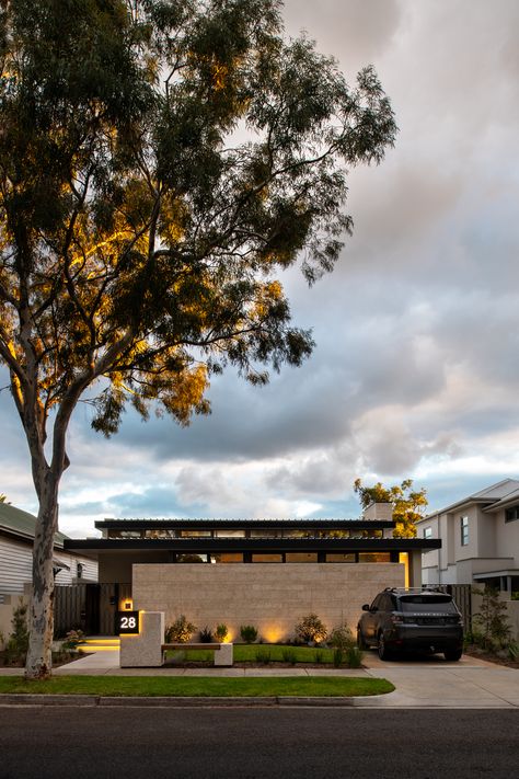 New Zealand Architecture, Central Courtyard, Hampton House, Front Courtyard, Clerestory Windows, The Local Project, Australian Architecture, Recessed Ceiling, North And South