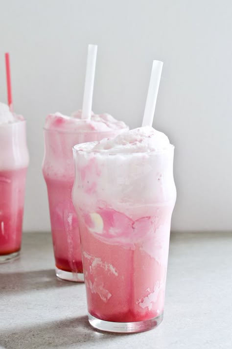 Elderflower strawberry ice cream float is the perfect summer treat, with its vibrant color and fruity, floral flavors. Float Drinks, Rabbit Pancakes, Dessert Images, Pink Recipes, Elderflower Recipes, Ice Cream Float, Pink Ice Cream, Seasonal Desserts, 2024 Inspiration