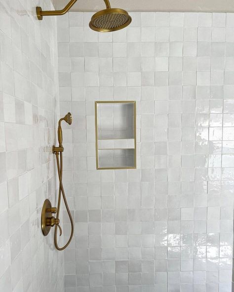 12 Brilliant White Bathroom Tile Ideas - The Tile Shop Blog White Bathroom Tile Ideas, Zellige Tile Bathroom, White Bathroom Tile, Craftsman Living Room, Marble Bathroom Floor, Sleek Bathroom, Rectangle Tiles, White Bathroom Tiles, Bathroom Tile Ideas