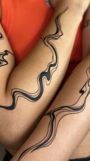 Squiggle Arm Tattoo, Swirl Tattoo Sleeve, Double Arm Tattoo, Wrap Tattoo Arm, Upper Armband Tattoo, Tattoo Wrapped Around Arm, Tattoo Arm Wrap, Wrap Around Tattoo Arm, Wrap Around Arm Tattoo