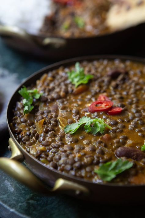 Vegan dal makhani by The Minimalist Vegan. Which is also known as a black lentil dal is creamy, full of beautiful rich spices and creates a thick texture. #dalmakhani #vegandalmakhani #blacklentilrecipe #blacklentildal #vegandal #vegandahl Vegan Dal Makhani, Vegan Dahl, Vegan Dal, Garam Masala Curry, Veg Recipes Of India, Dal Makhani, Lentil Dal, Cooking Basmati Rice, Black Lentils