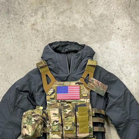 optactical on Instagram: "They’re back - Crye Precision JPC 2.0s in multiple sizes and colors, including Medium Multicam. One of the most ubiquitous carriers in both the military and civilian sides, and for good reason. We have an assortment of Crye pouches in stock now, including the pictured 6x6x3 SPS GP Pouch and the AVS Closed Top M4 Flap. Also making an appearance is the Arc’teryx LEAF Wolf Atom LT Hoody Gen2.1s and our newest IR Flag offering from IR.TOOLS. Check it all out at: www.OPTact Civilian Tactical Gear, Crye Jpc 2.0, Urban Loadout, Tactical Pfp, Jpc Plate Carrier, Crye Jpc, Military Loadout, Aquaman Comic, Crye Precision