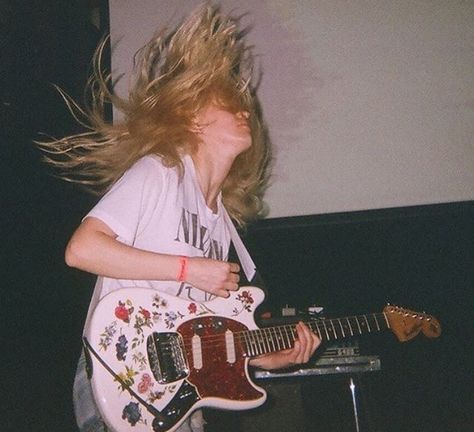 ϟpin: @kayliwagner // insta: @kaylireighann // The Wind, Projector, Electric Guitar, Blonde Hair, Guitar, Blonde, Screen, Music, Hair