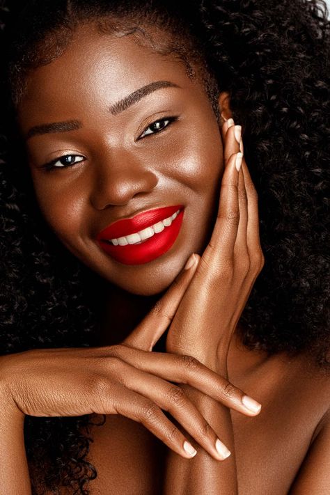 Lipstick Shades For Dark Skin, Red Lipstick Tutorial, Red Lip Pencil, Best Matte Lipstick, Red Lipstick Shades, Red Lips Makeup Look, Brown Girls Makeup, Perfect Red Lips, Red Lipstick Makeup