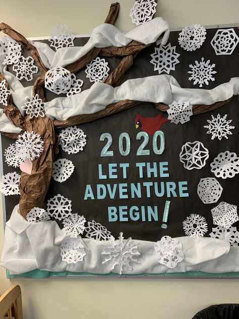 Bonito, New Year Board Decoration Ideas, New Year New Me Bulletin Board, Sliding Into The New Year Bulletin Board, New Year School Board Decoration, New Year Bulliten Board, New Years Bulliten Board, New Year School Bulletin Boards, New Years Bulletin Boards