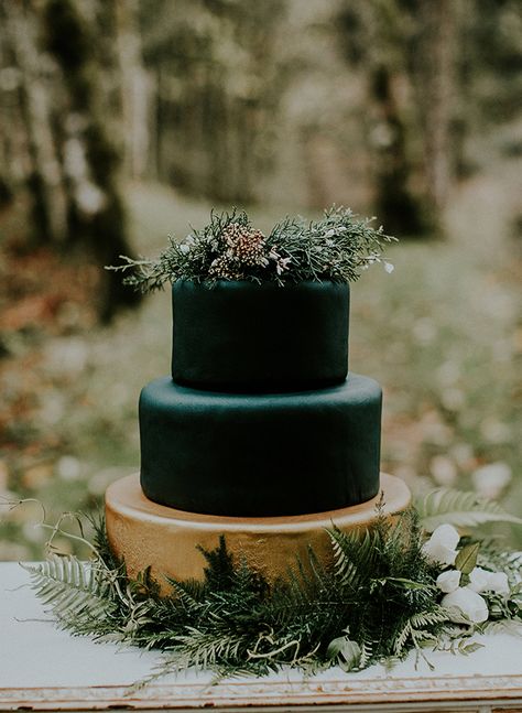 Moody Forest Wedding, Forest Wedding Inspiration, Redwood Forest Wedding, Moody Forest, Dark Green Wedding, Forest Theme Wedding, Black Cake, Black Wedding Cakes, Enchanted Forest Wedding