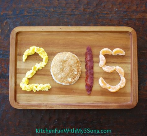 New Years Breakfast, Peanut Butter Muddy Buddies, Grape Snacks, Kids Yard, Festive Recipes, Happy New Year 2015, Kitchen Fun, Holiday Breakfast, New Year's Crafts