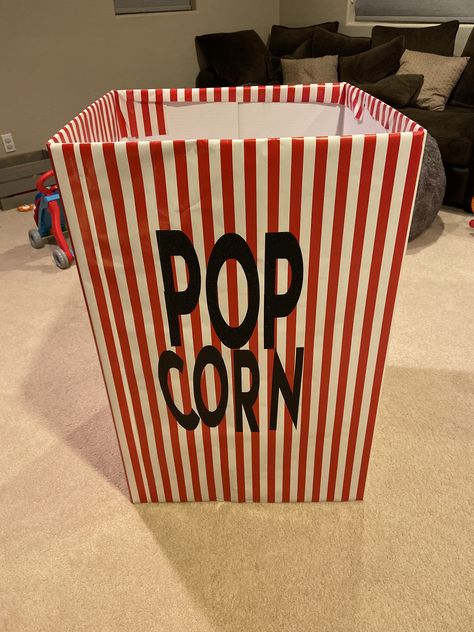 Large Popcorn Box Diy, Popcorn Balloon Arch, Popcorn Box Diy, Diy Party Boxes, Park Party, Popcorn Party, Popcorn Bucket, Carnival Theme, Luna Park