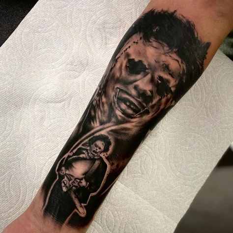 Texas Chainsaw Mascara Tattoo, Leather Face Tattoo, Texas Chainsaw Tattoo, Carrie Tattoo, Leatherface Tattoo, Horror Tattoo Sleeve, Terrifier Tattoo, Horror Tattoo Designs, Movie Character Tattoos