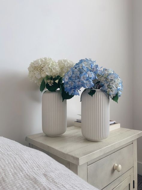 Costal Blue Aesthetic, Costal Granddaughter Decor, Blue Aesthetic Bedroom Decor, Coastal Granddaughter Bathroom Aesthetic, Coastal Summer Bedroom, Floral Coastal Bedroom, Blue Decor Aesthetic, Floral Blue Bedroom, Costal Grandmother Bedroom Ideas