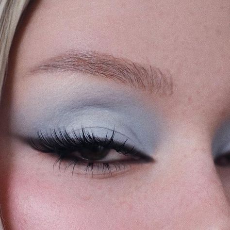 Frosty Eyeshadow 2000s, Light Blue Shadow Makeup, Brown Eyes Shadow Makeup, Blue Palette Makeup, Blue Shadow Makeup For Brown Eyes, Blue Grey Eyeshadow, Shadow Makeup Eye, Silver Blue Makeup Looks, Medium Makeup Looks