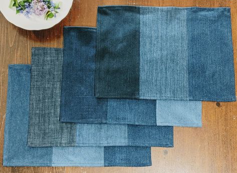 Denim Table Runner, Denim Placemats, Wedding Decor Country, Repurposed Jeans, Denim Wedding, Repurposed Denim, Silverware Holder, Diamond Party, Country Wedding Decorations