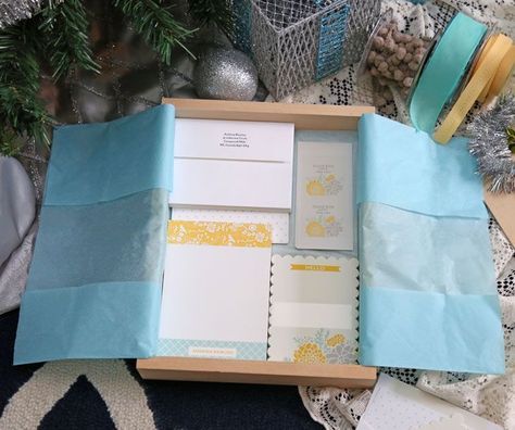 Personalized Stationary Set gift and gift wrapping idea - brilliant! Dining Room Mid Century Modern, Casual Womens Fashion, Dining Room Mid Century, Room Mid Century Modern, Baby Handprint Art, Baby Handprint Crafts, Home Decor Dining Room, Handmade Stationary, Stationary Inspiration