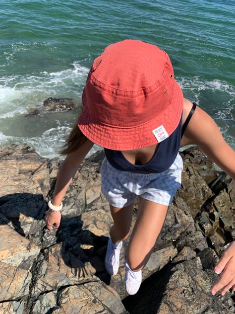 #maine #photo #poses #beach #sea #rocks #fashion #ideas Maine Pictures Ideas, Maine Instagram Pictures, Shoots Ideas, Sea Rocks, Ogunquit Maine, Poses Beach, Vacation Photos, Beach Poses, Newfoundland