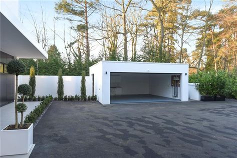 Modern Detached Garage Designs, Flat Garage Roof Ideas, Flat Roof Garage Ideas Exterior Design, Flat Roof Garage Ideas, Garage Roof Ideas, Garage Design Exterior, Modern Flat House, Flat Roof House Exterior, Garden With Garage