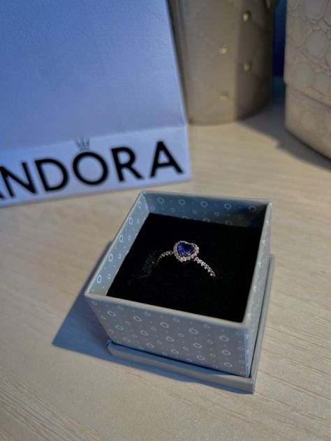 Promise Rings Pandora, Pandora Bracelet Charms Ideas, Cute Promise Rings, Pandora Bracelet Designs, Pandora Blue, Pandora Ring, Pandora Heart, Pretty Jewelry Necklaces, Blue Ring