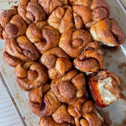 Cinnamon Rolls From Frozen Dinner Rolls, Cinnamon Rolls Using Frozen Rhodes Rolls, Recipes With Frozen Dinner Rolls, Recipes Using Rhodes Frozen Rolls, Frozen Rolls Recipes, Smell Like A Bakery, Cinnamon Knots, Rhodes Rolls Recipes, Rhodes Cinnamon Rolls