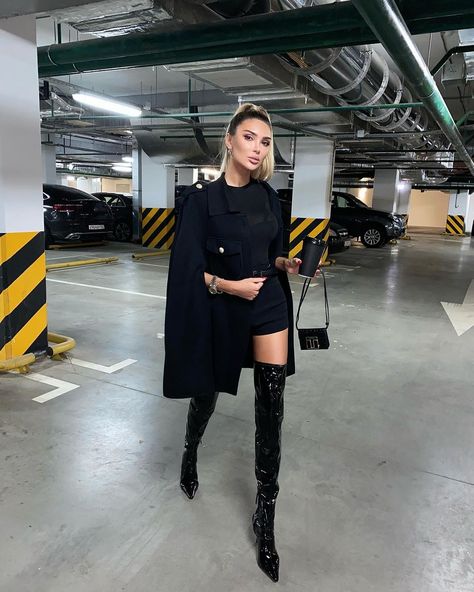 Chunky Black Boot Outfits, Knee High Boots Outfit Party, Over The Knee Boot Outfit Night, Long Black Boots, Over The Knee Boot Outfit, Black Boots Outfit, Instagram Russia, Evening Outfits, Evening Dresses Elegant