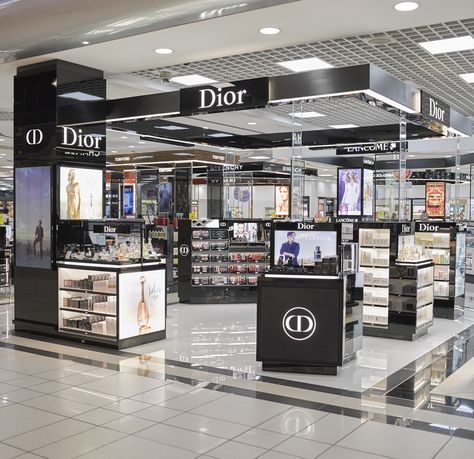 Bahrain Duty Free unveils expanded Parfums Christian Dior counter - https://www.dutyfreeinformation.com/bahrain-duty-free-unveils-expanded-parfums-christian-dior-counter/ Duty Free Store, Duty Free Shop, Dior Shop, Makeup Counter, Kiosk Design, Sk Ii, Dior Makeup, Travel Shopping, Store Design Interior